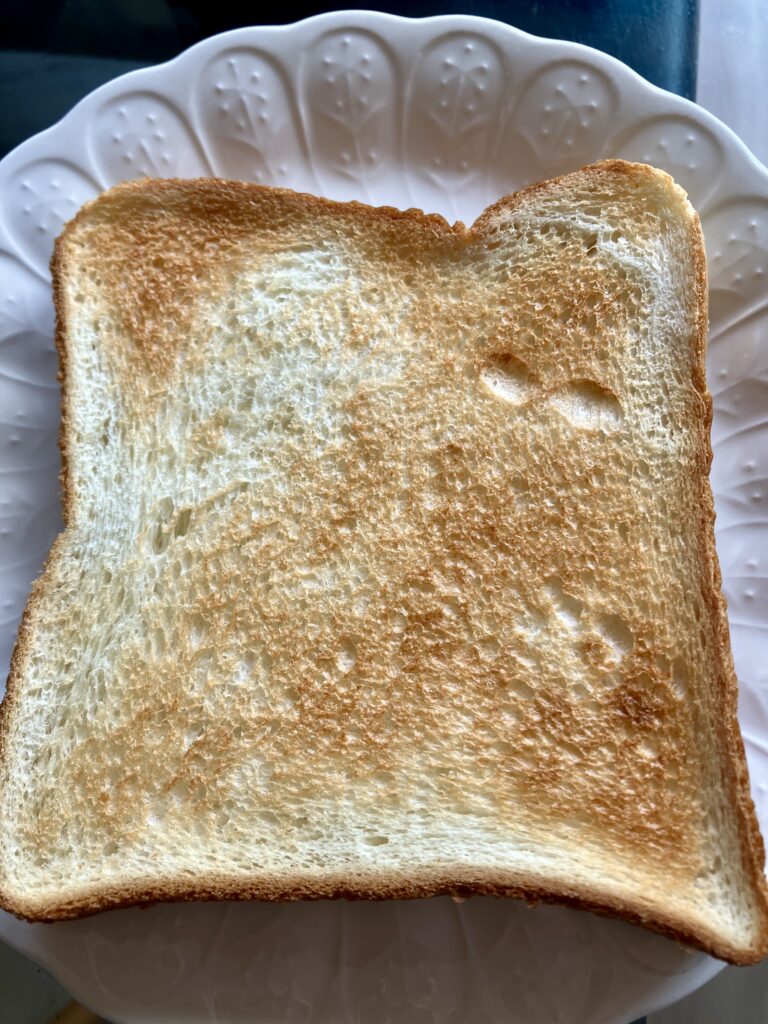 食パンの焼き上がり濃