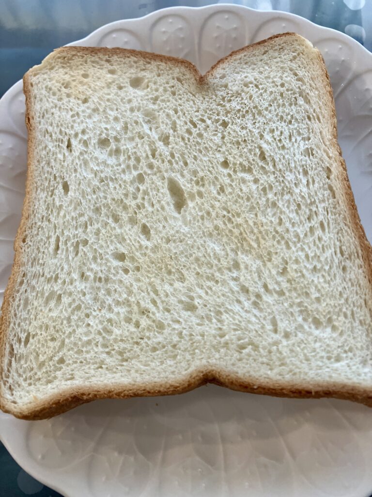 食パンの焼き上がり淡