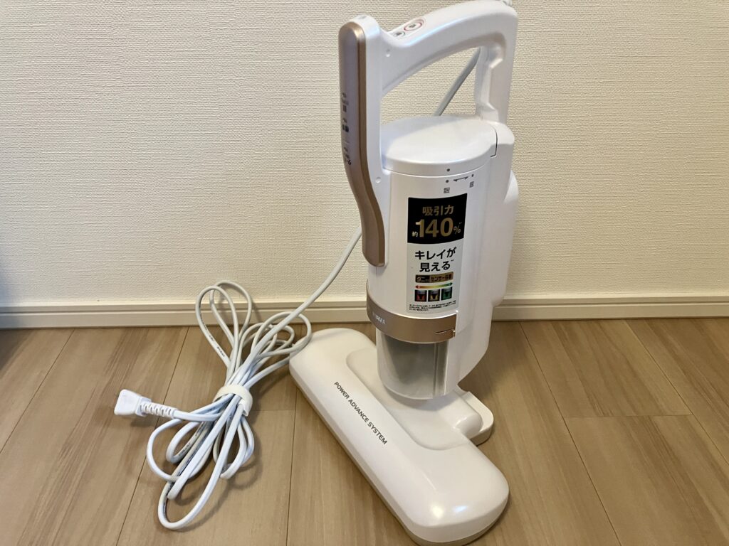アイリスオーヤマ布団掃除機の本体写真
